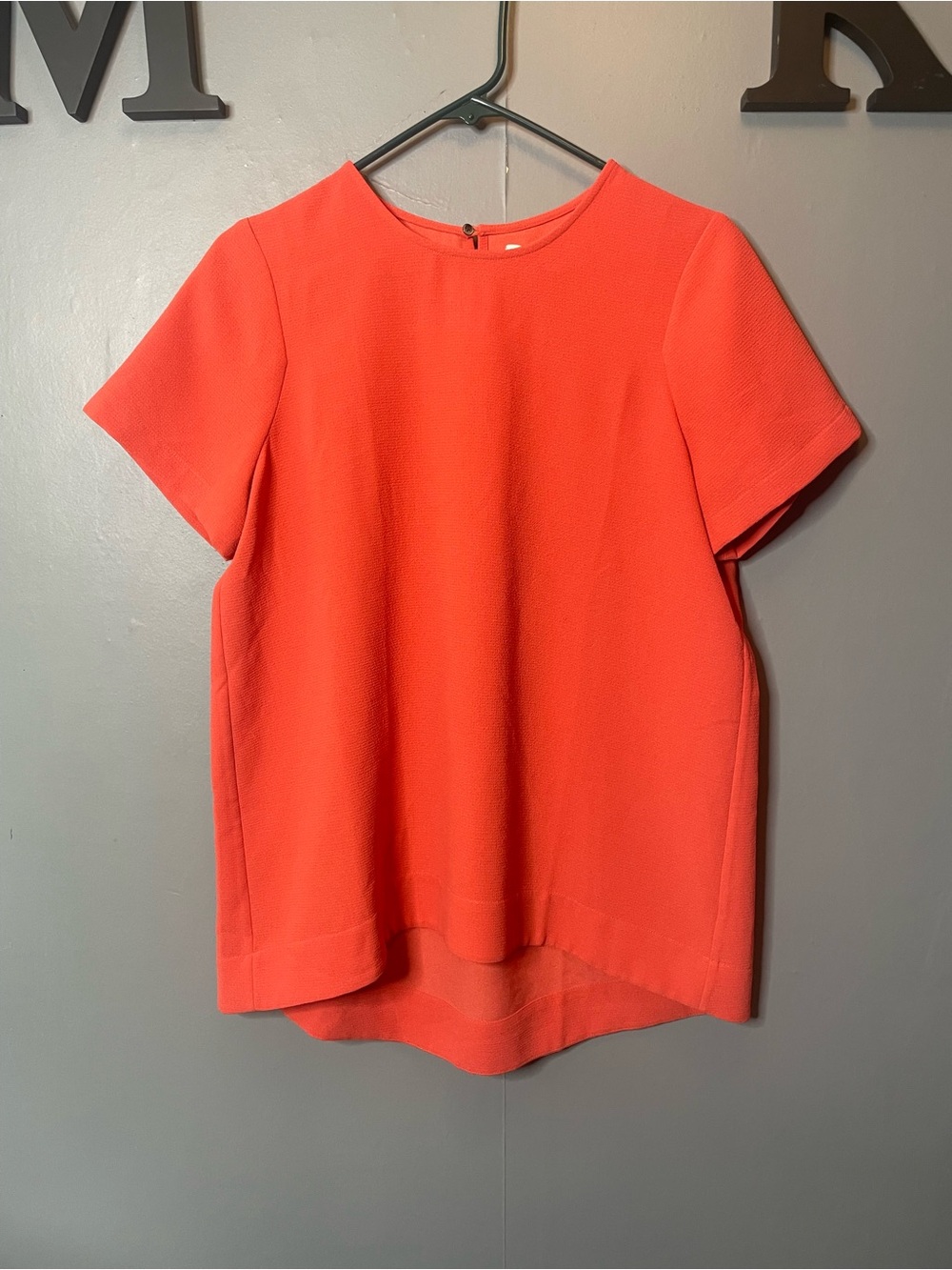 Madewell Coral Crepe Short Sleeve Tailored Key Hole Pleated Top Size medium